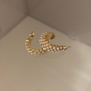 Gold Pearl Earrings- Sunshine Boutiques